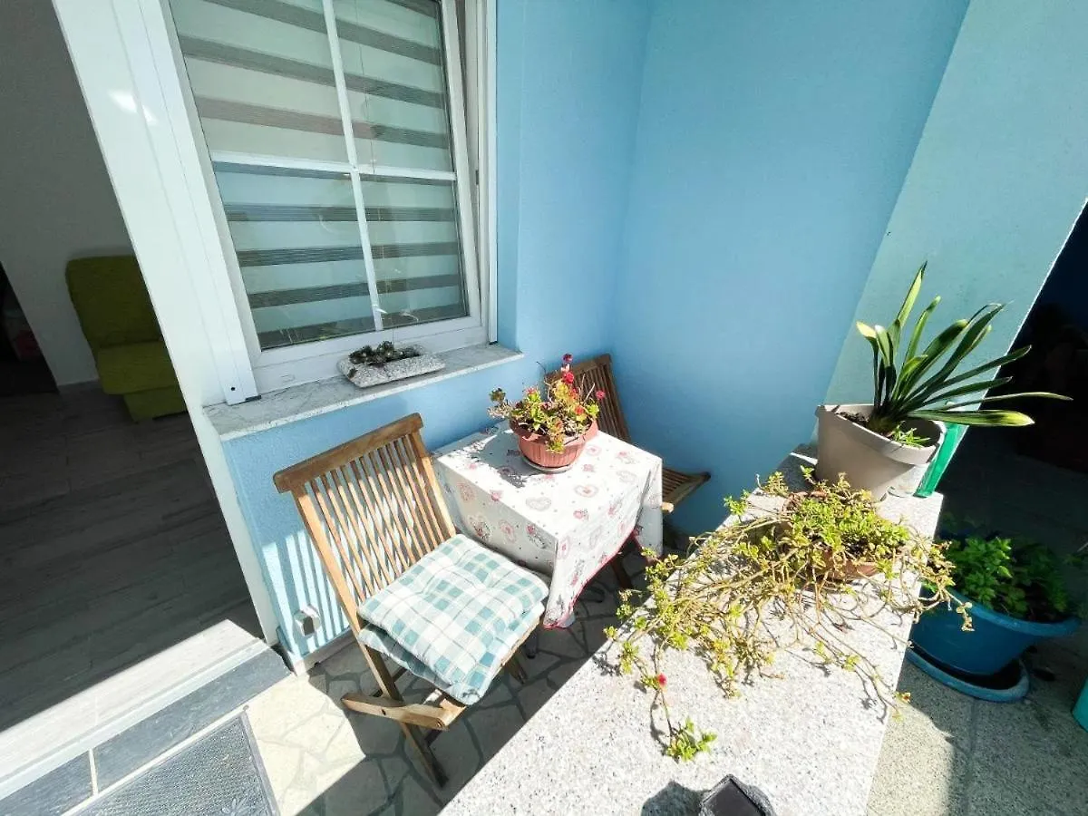 Cozy Seaside Apartment In Jadranovo, 24 Sqm, Ocean View Croatia