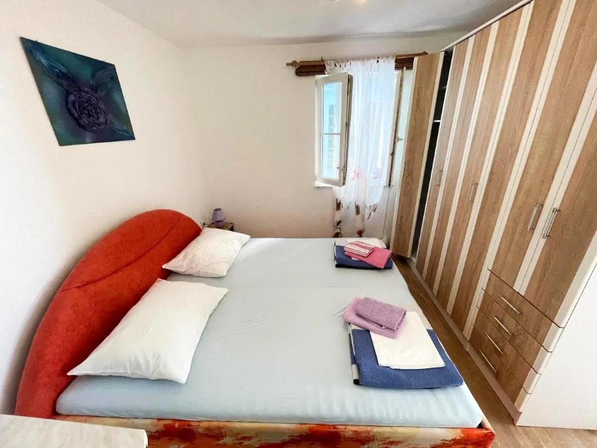 Cozy Seaside Apartment In Jadranovo, 24 Sqm, Ocean View