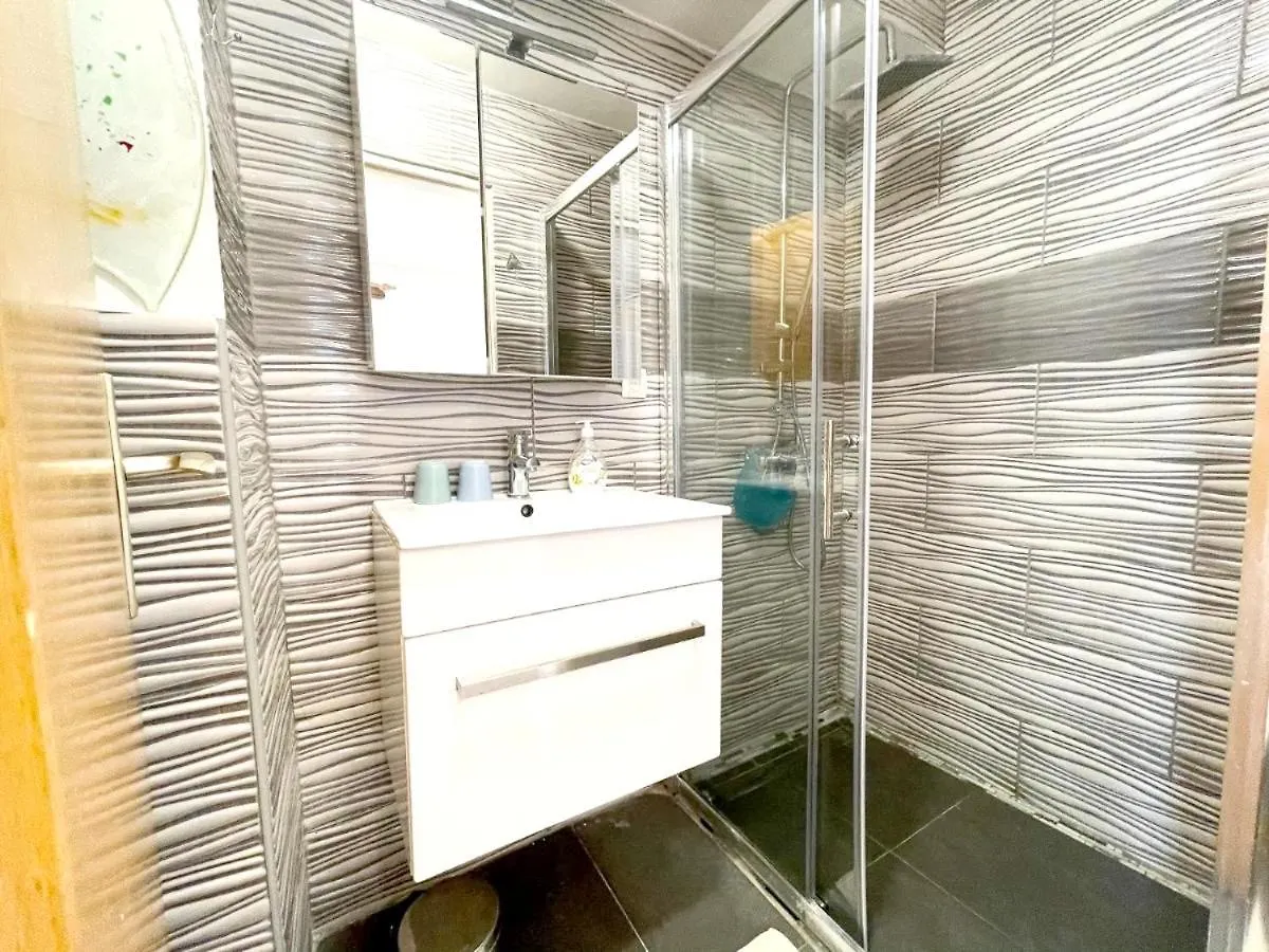 Cozy Seaside Apartment In Jadranovo, 24 Sqm, Ocean View Jadranovo