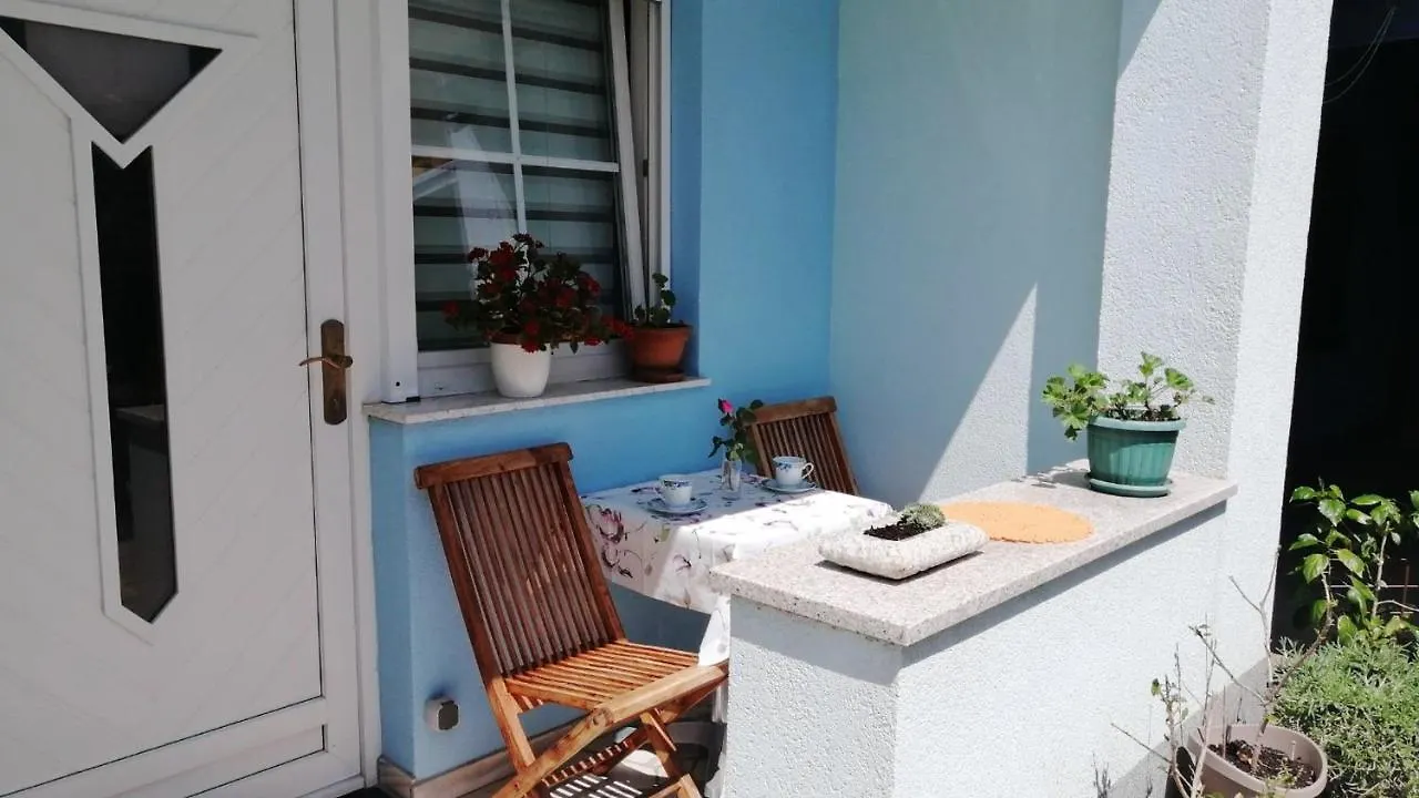 Cozy Seaside Apartment In Jadranovo, 24 Sqm, Ocean View