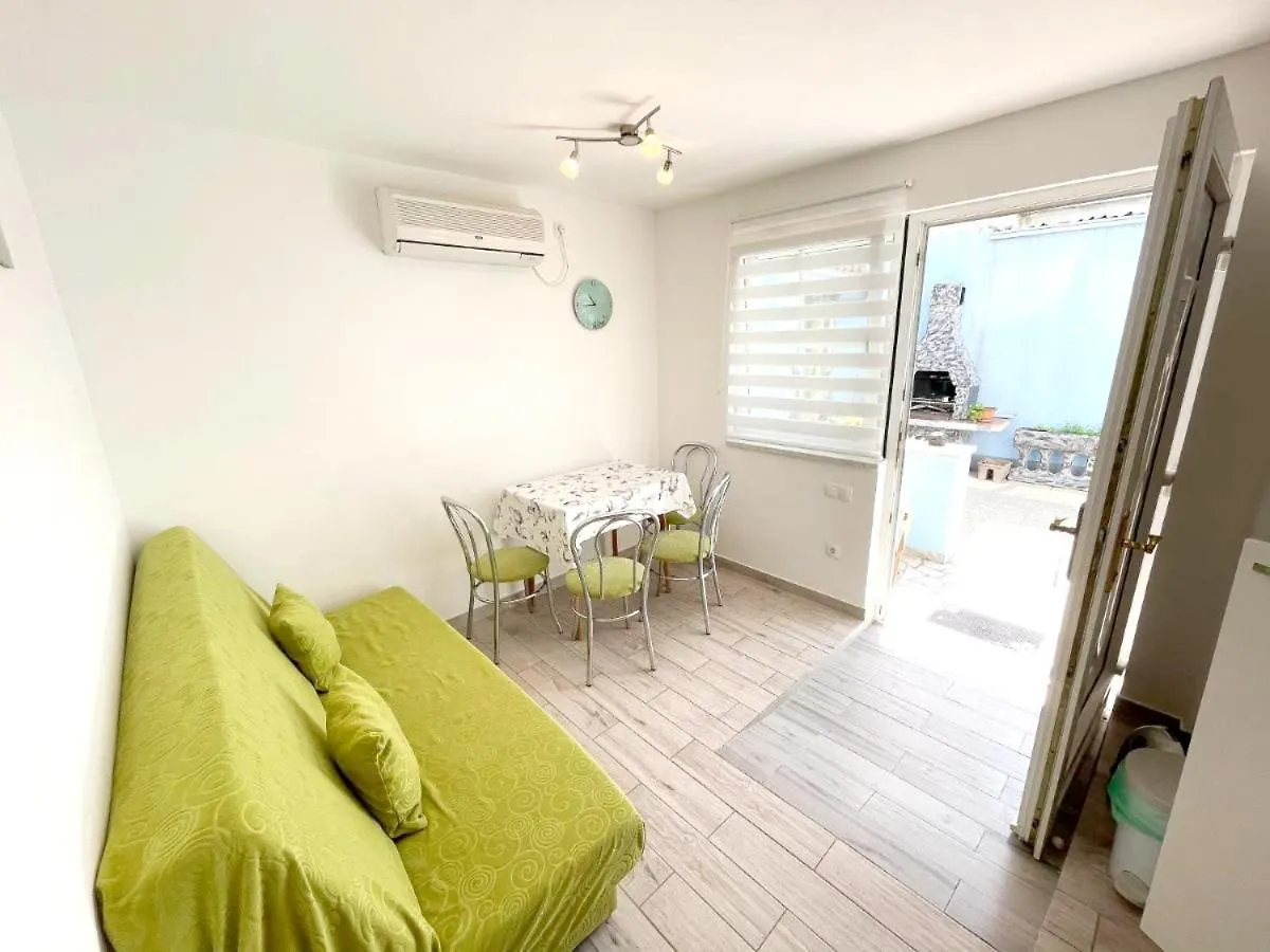 Cozy Seaside Apartment In Jadranovo, 24 Sqm, Ocean View