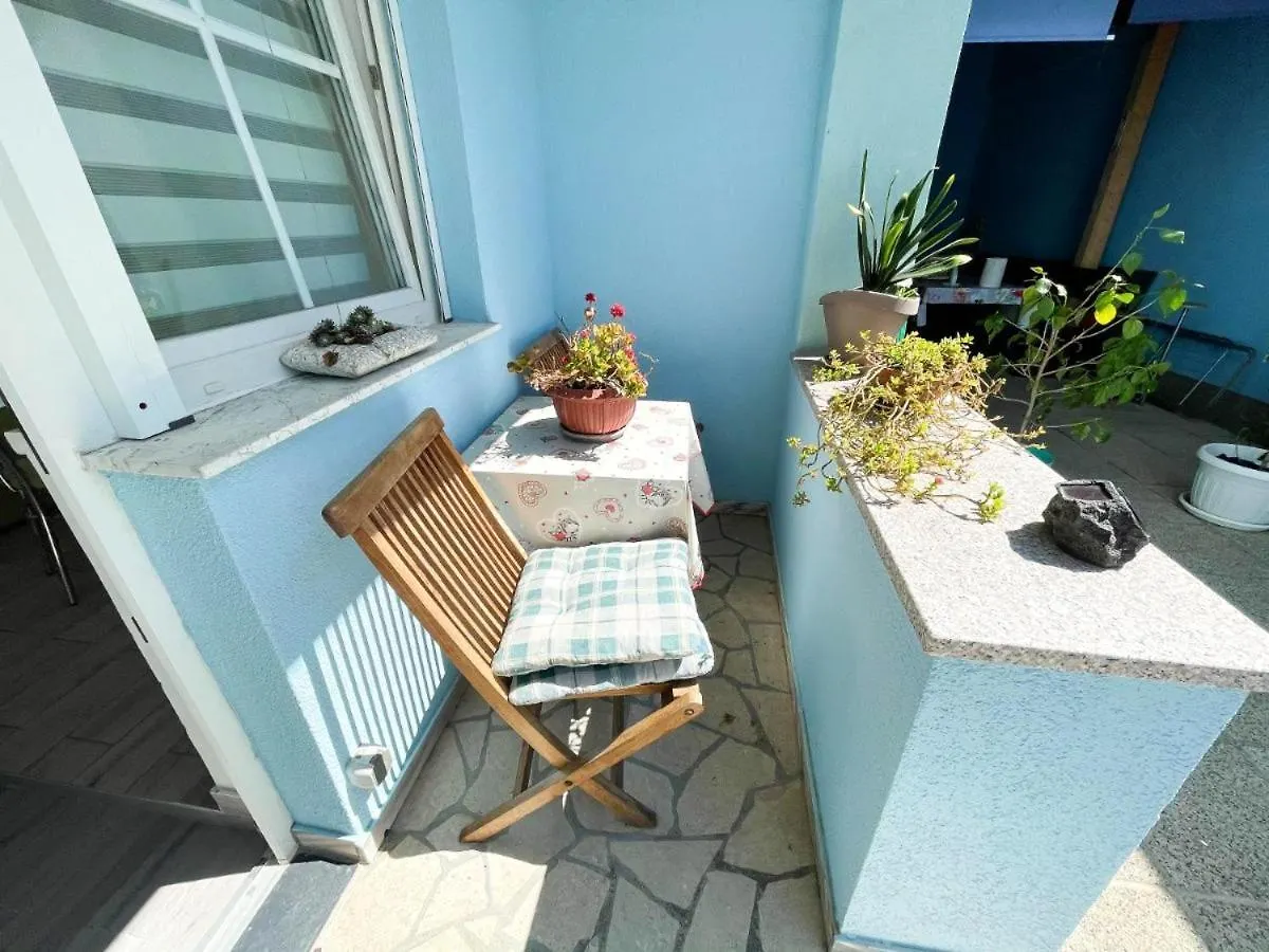 Cozy Seaside Apartment In Jadranovo, 24 Sqm, Ocean View
